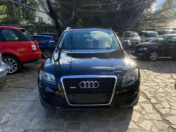 Audi-Q5-697
