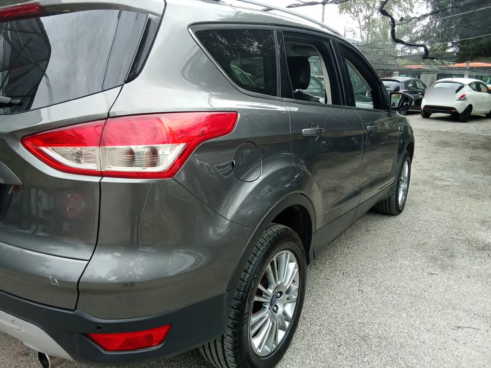 Ford Kuga 2.0 TDCi 140 CV 4WD Titanium - foto 6