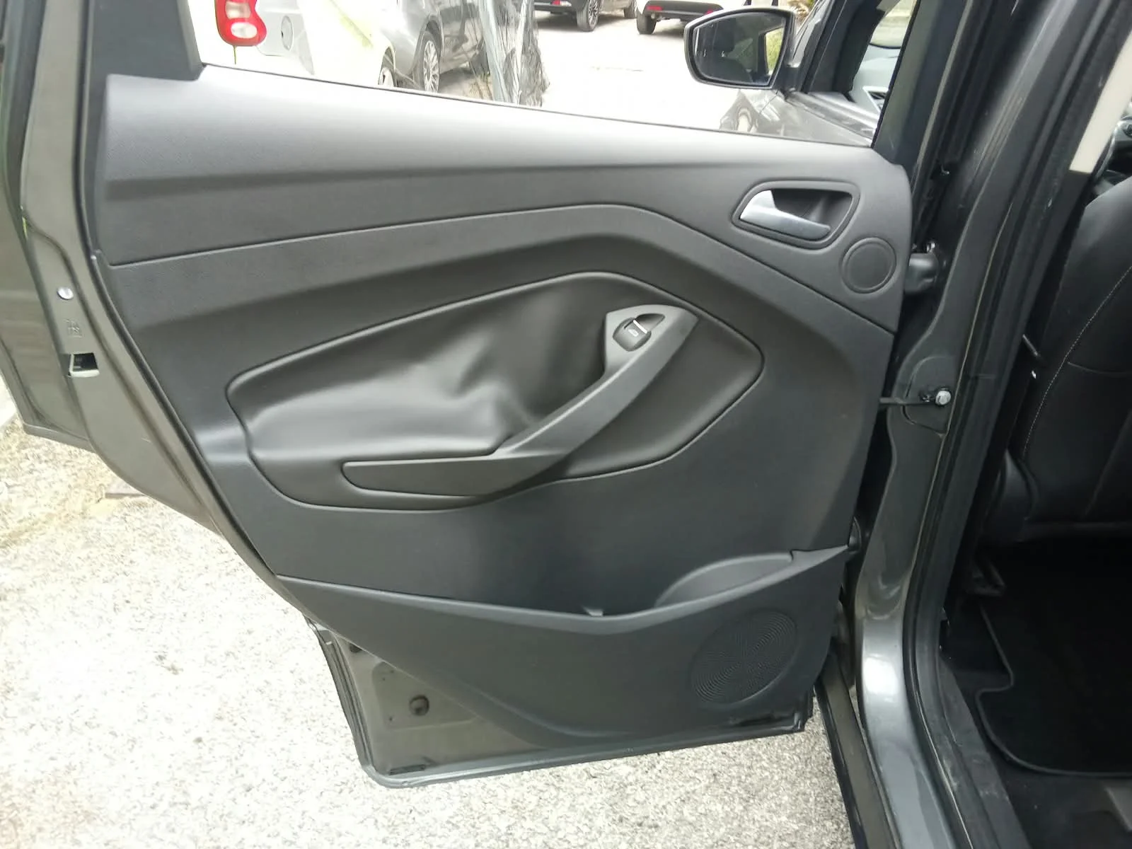 Ford Kuga 2.0 TDCi 140 CV 4WD Titanium - foto 21
