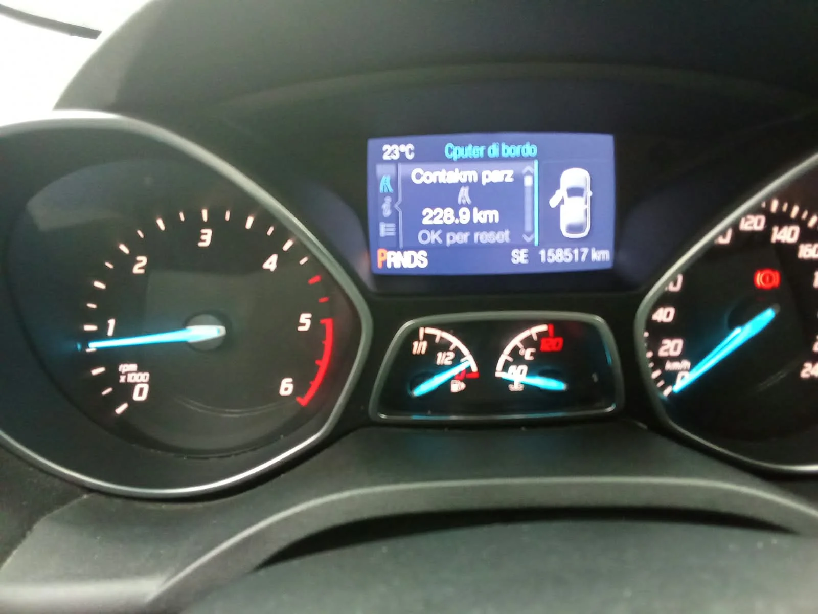 Ford Kuga 2.0 TDCi 140 CV 4WD Titanium - foto 26