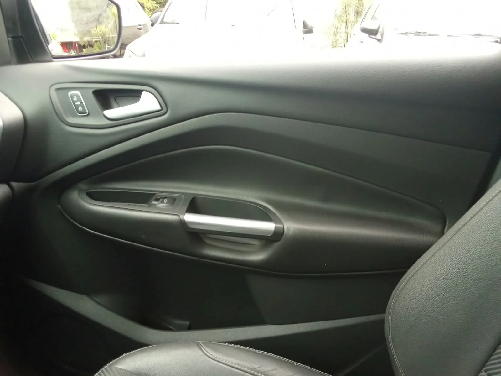 Ford Kuga 2.0 TDCi 140 CV 4WD Titanium - foto 24