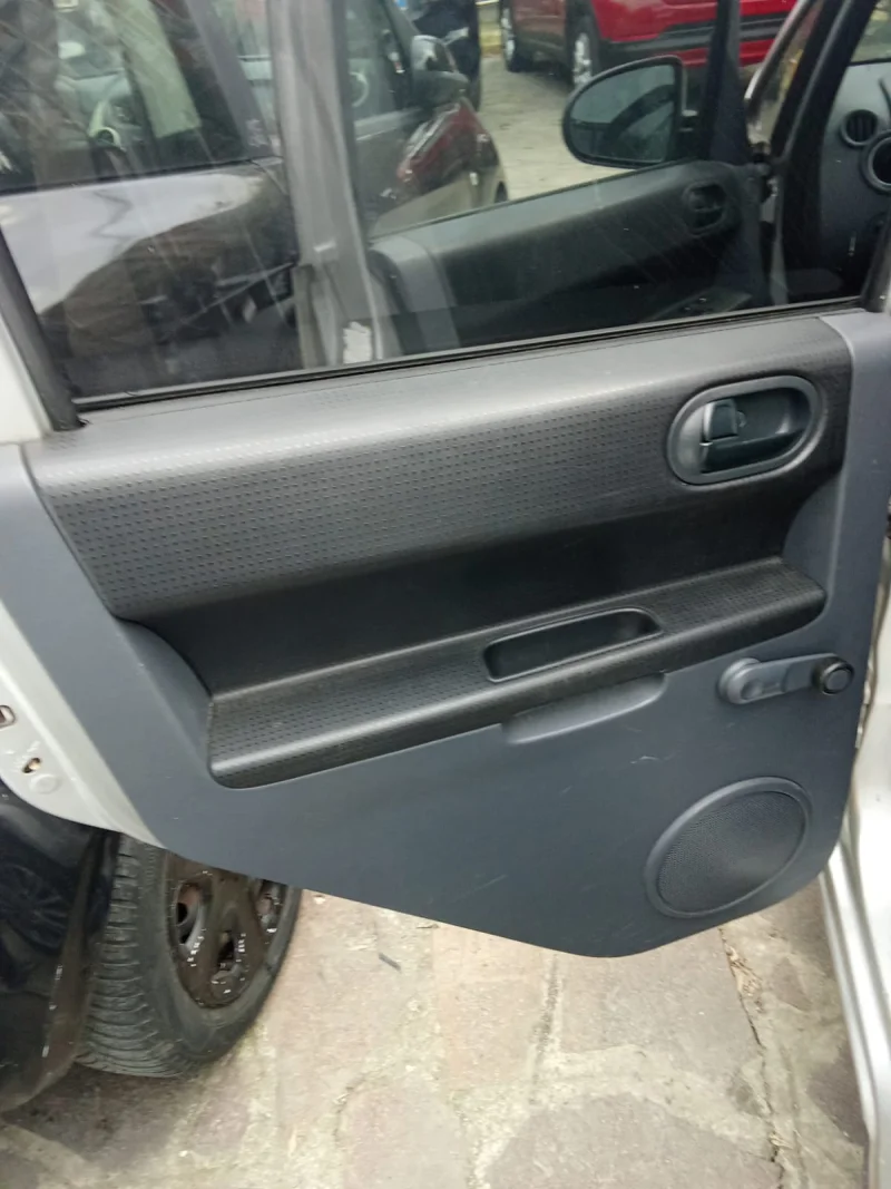 Mitsubishi Colt 1.1 Inform 5p — foto 10