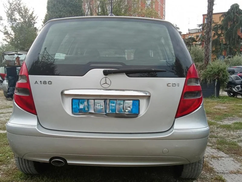 Mercedes-Benz Classe A A 180 cdi Elegance — foto 5