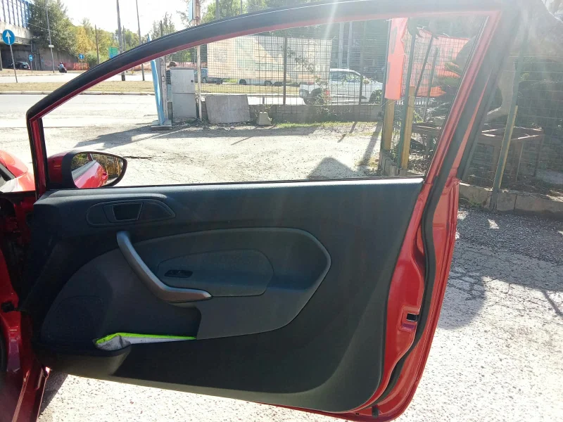 Ford Fiesta 1.4 TDCi 68 CV Plus — foto 11