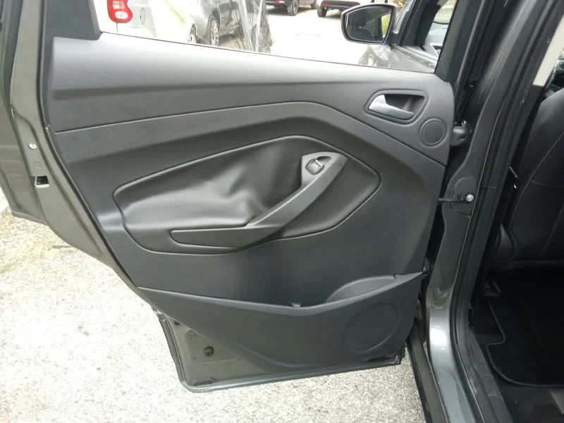 Ford Kuga 2.0 TDCi 140 CV 4WD Titanium — foto 21
