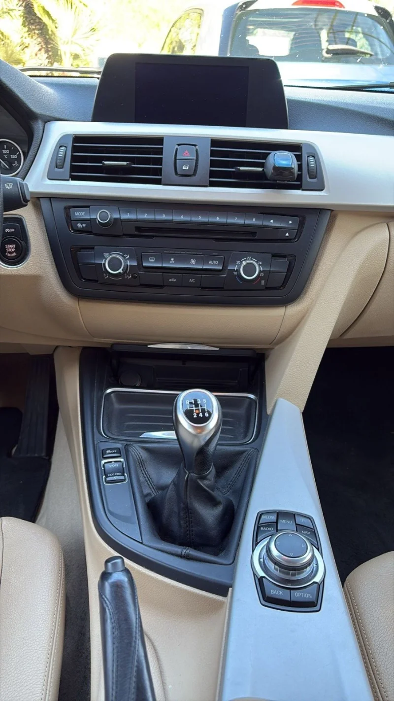 BMW Serie 3 318d Touring xdrive — foto 8