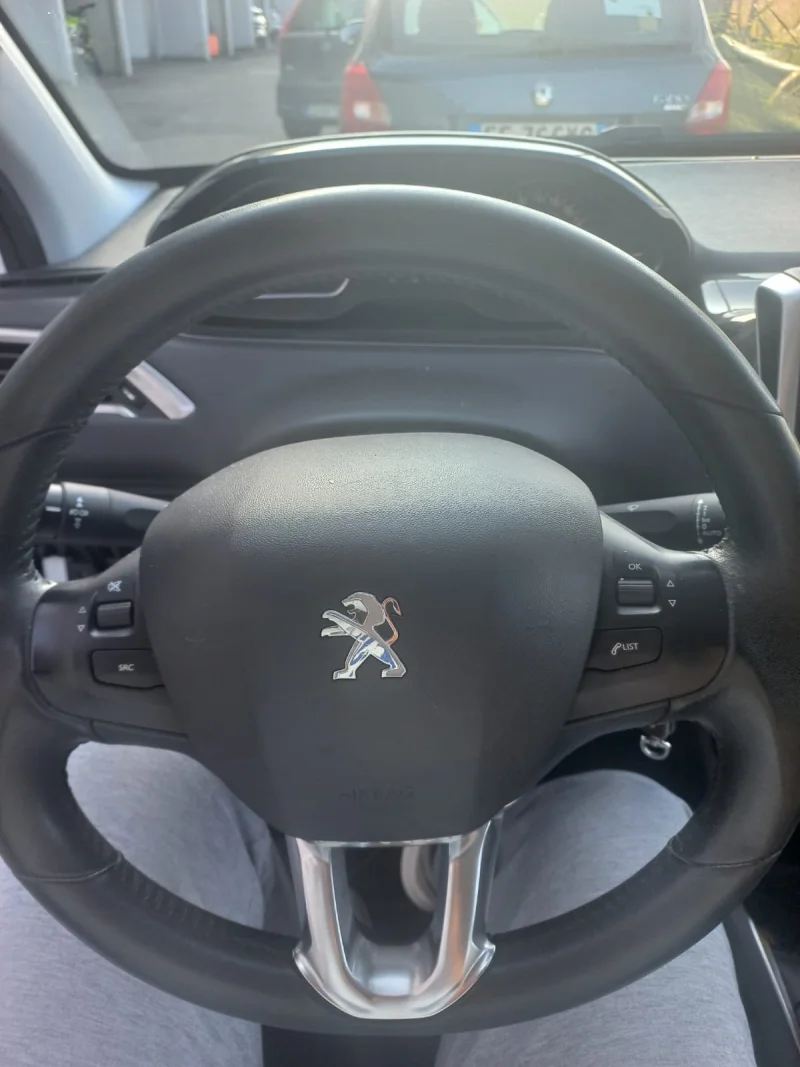 Peugeot 208 1.2 VTi 82 CV Active — foto 7