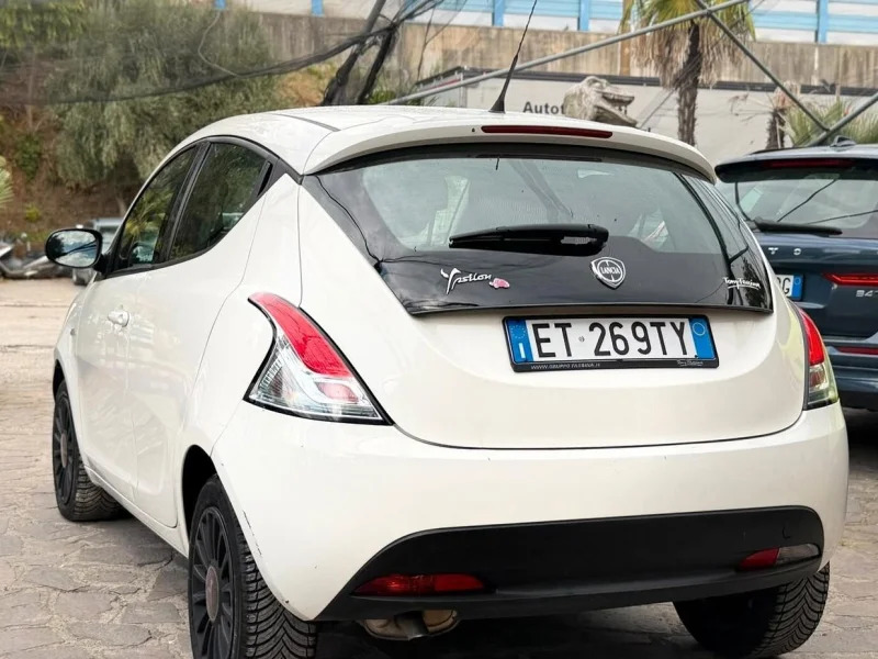 Lancia Ypsilon 1.3 mjt Elefantino s&s 95cv — foto 3