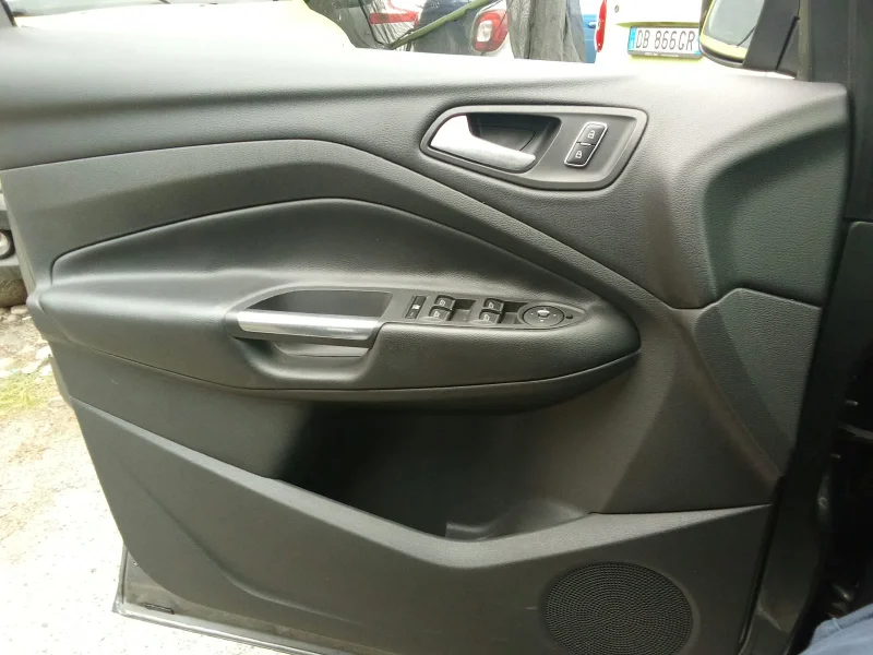 Ford Kuga 2.0 TDCi 140 CV 4WD Titanium — foto 23
