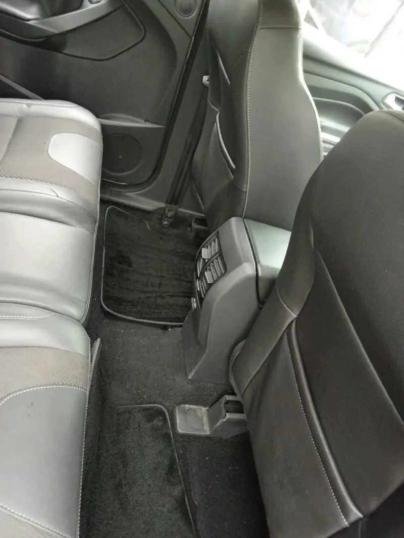 Ford Kuga 2.0 TDCi 140 CV 4WD Titanium — foto 30