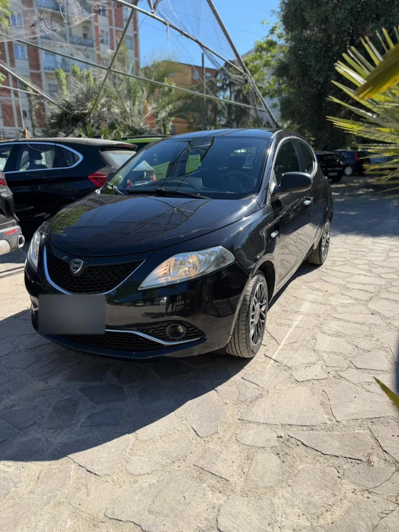 Lancia Ypsilon