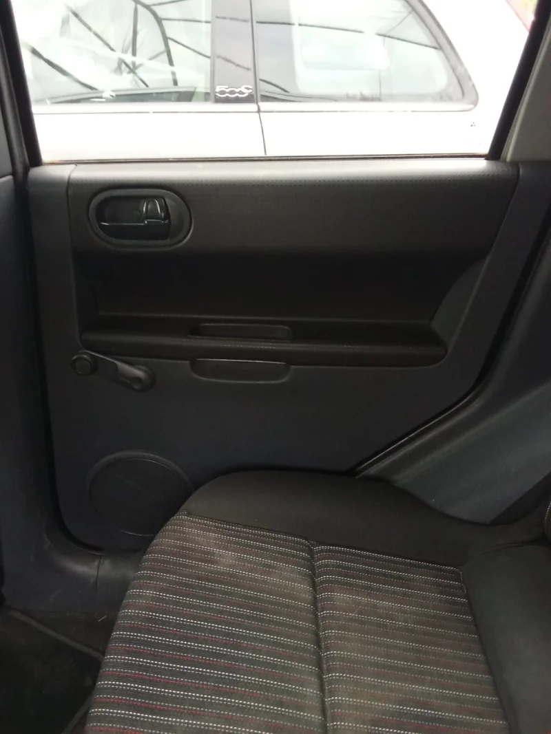 Mitsubishi Colt 1.1 Inform 5p — foto 9